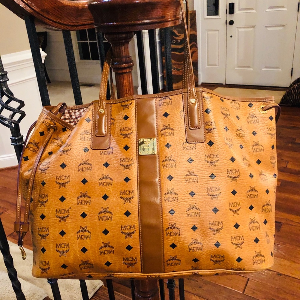 MCM Large Liz Reversible Shopper in Visetos Cognac